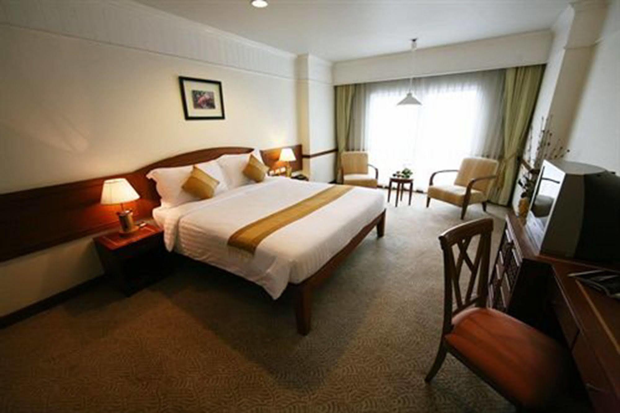Grand Diamond City Hotel & Casino Poipet Екстериор снимка