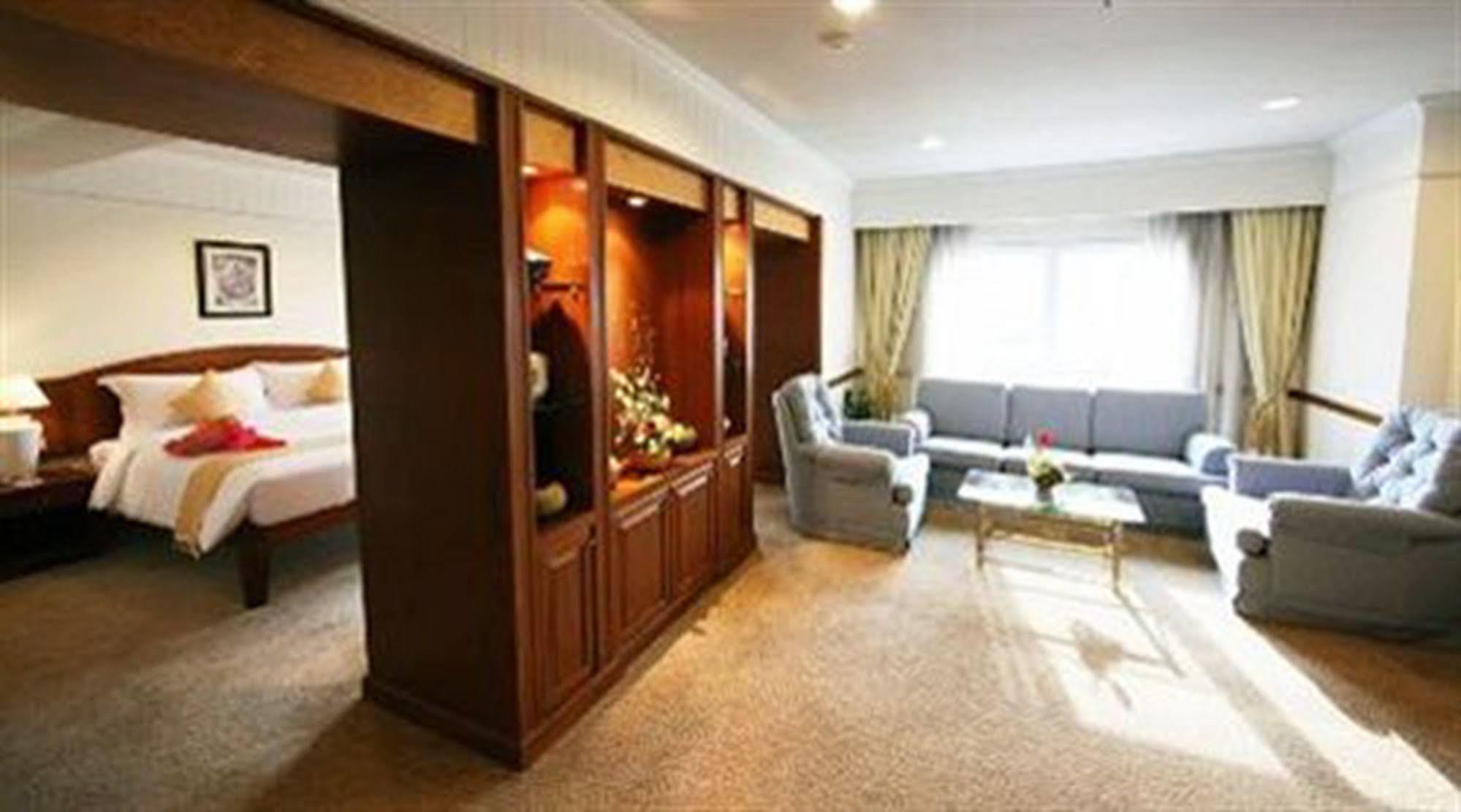 Grand Diamond City Hotel & Casino Poipet Екстериор снимка
